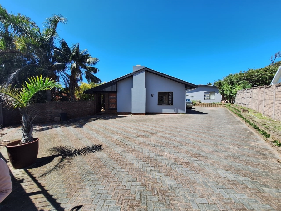 6 Bedroom Property for Sale in Gonubie Eastern Cape